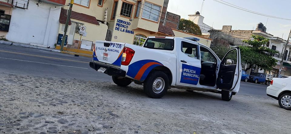 Patrulla de Vallarta prohíbe ayuda