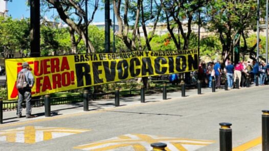Piden revocación de mandato
